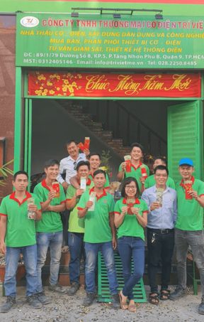 Receive New Year's red envelopes